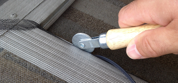 metal screen door repair in Northdale